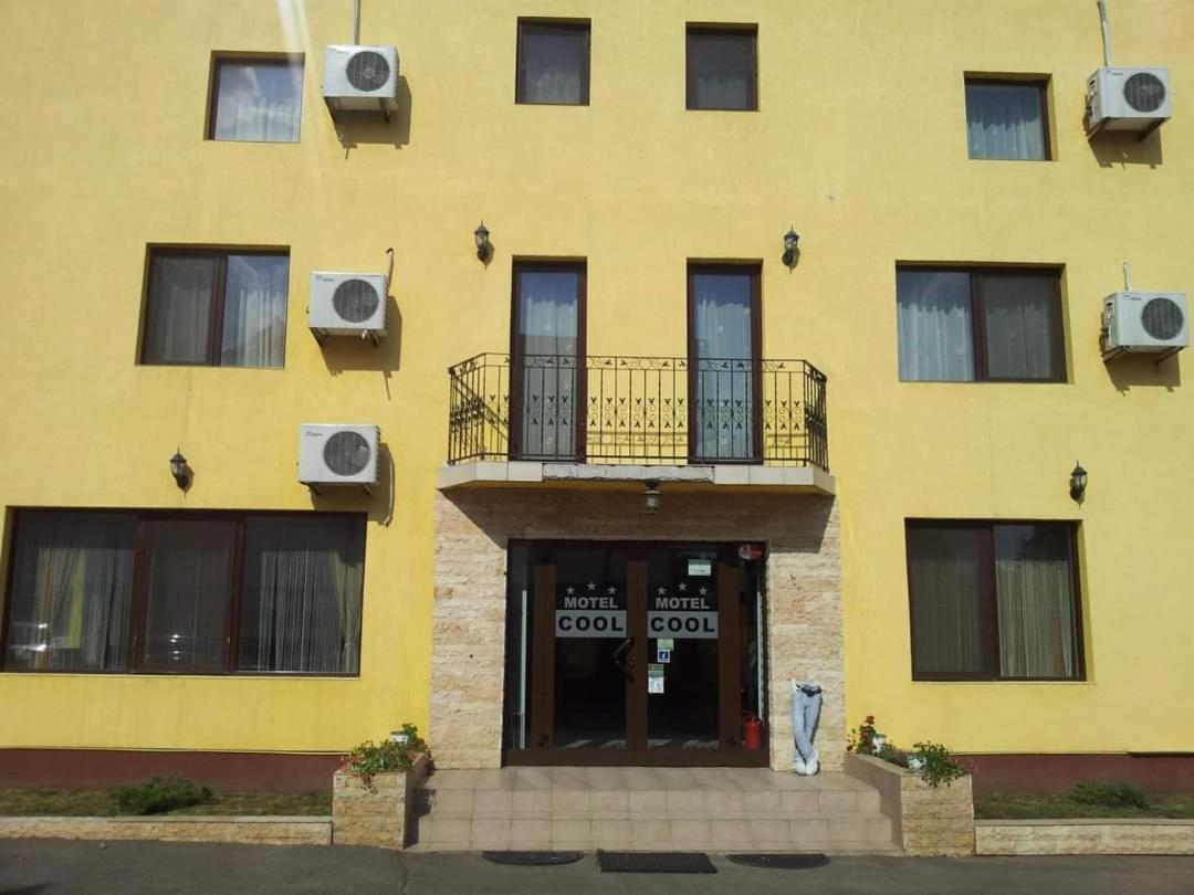 Motel Cool Bărcăneşti Kültér fotó
